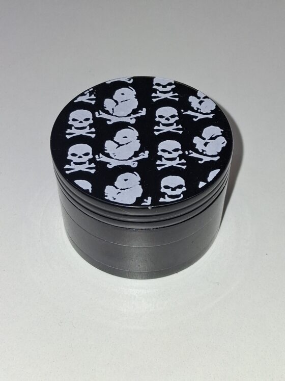 Small Black Skull Grinder