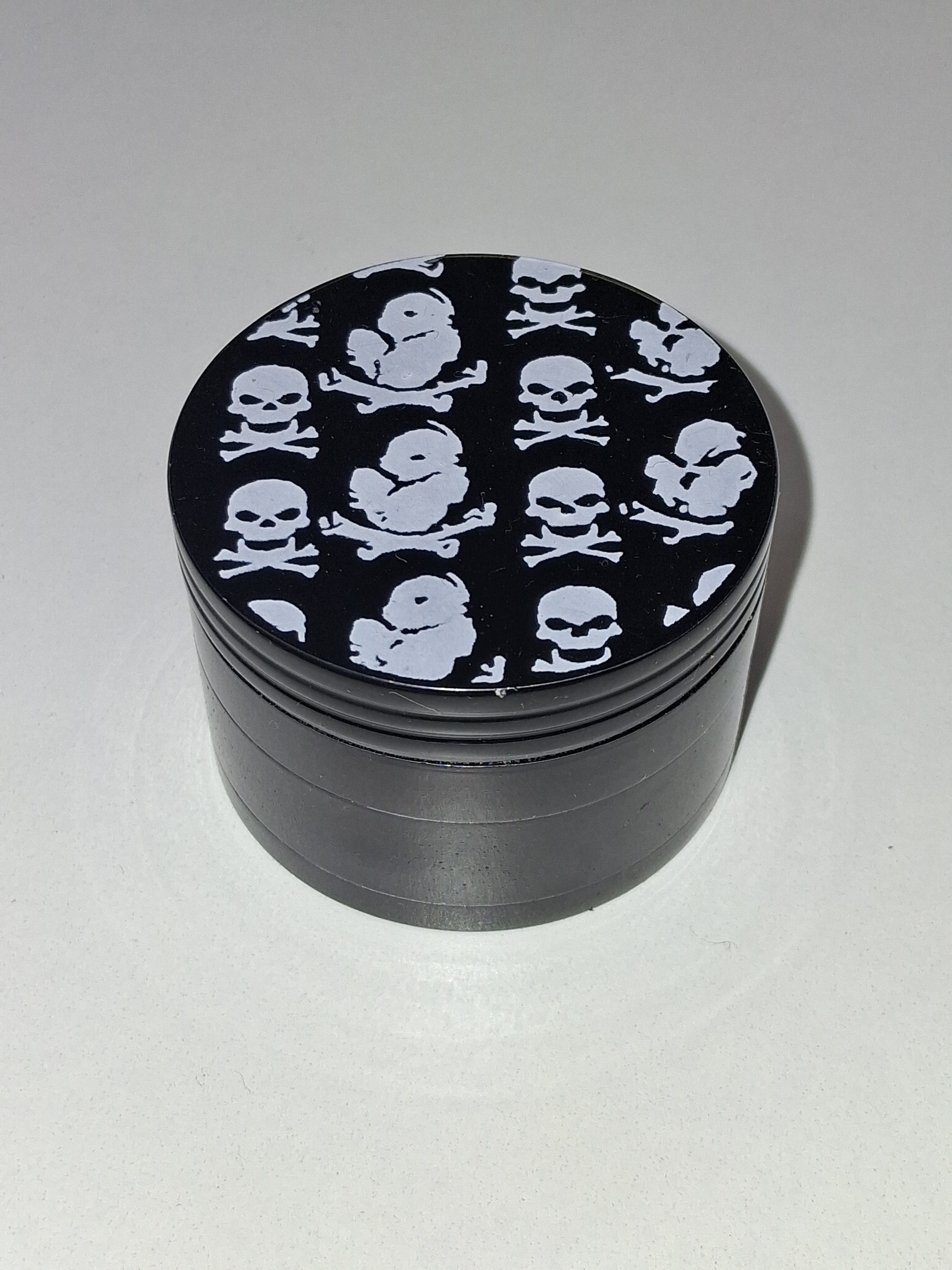  Small Black Skull Grinder